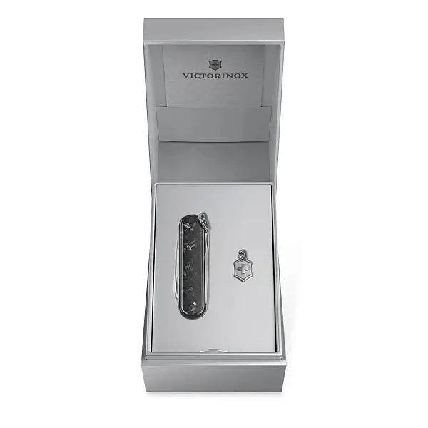 Victorinox BRILLIANT 經典輝煌系列-碳纖維 58mm五用瑞士刀 0.6221.90-0