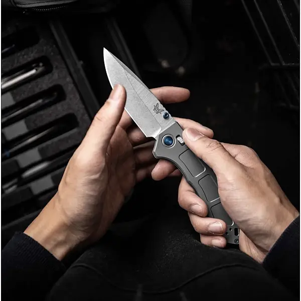 Benchmade NARROWS AXIS 灰鈦柄藍指柱折刀-M390鋼-0