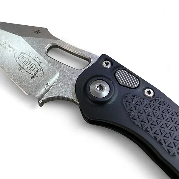 Microtech STITCH M390鋼/石洗刃/黑鋁柄側彈刀 <單一特價>-0