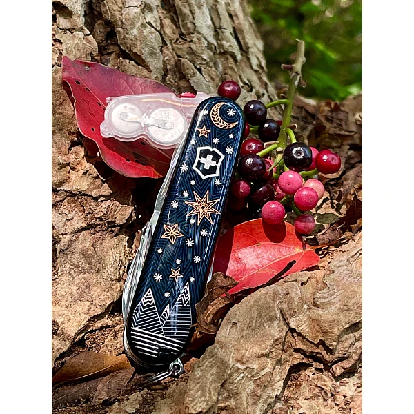Victorinox 2021 Winter Magic限量版-雪花刀 1.7904.3E1-0